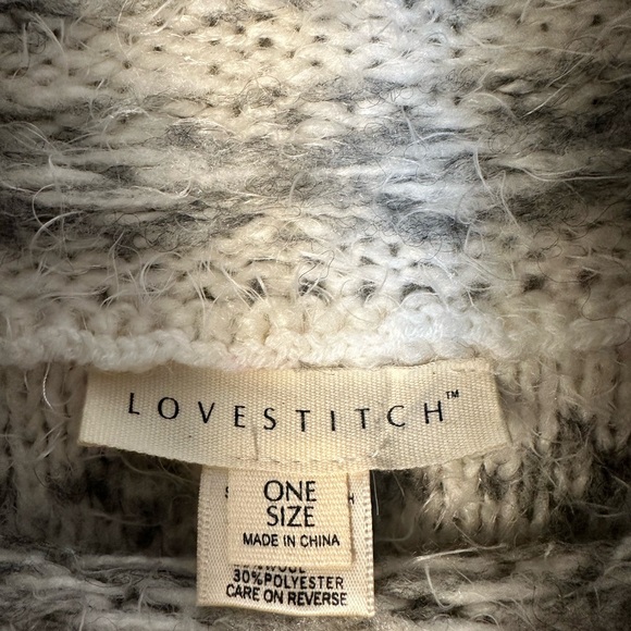 Lovestitch Gray and Cream Knit Poncho - Picture 3 of 10